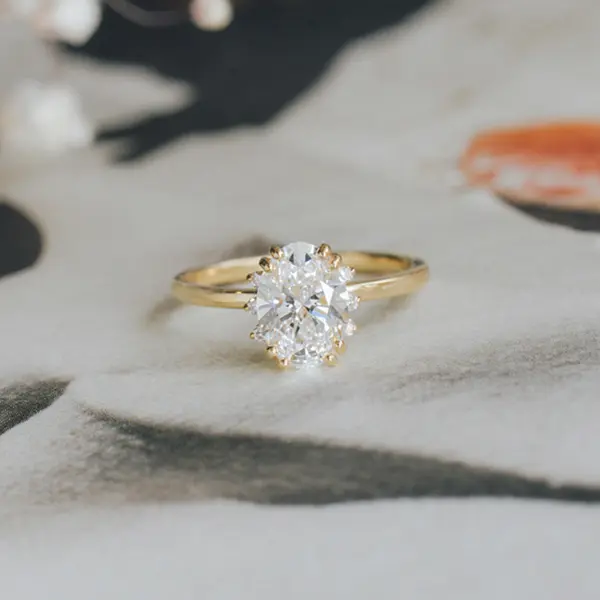 Classic Oval Engagement Ring WIth 8-Prongs
