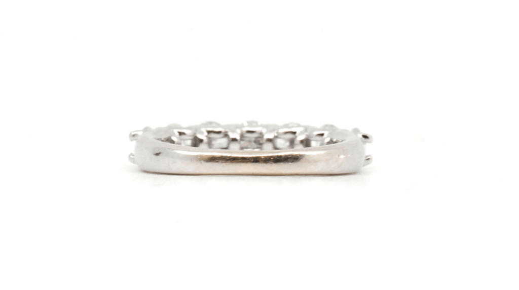 platinum vs white gold engagement ring