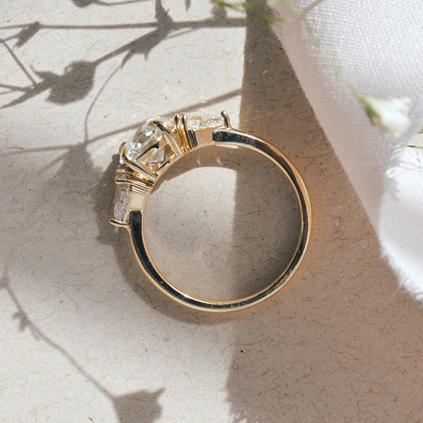 Round and Kite-Shaped 3-Stone Engagement Ring-profile
