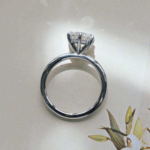 Classic Round Engagement Ring With 6-Prong And Knife-Edge Band-profile