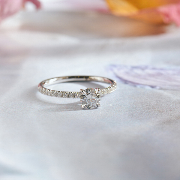 Classic 4-Prong Round Engagement Ring With Pavé-top
