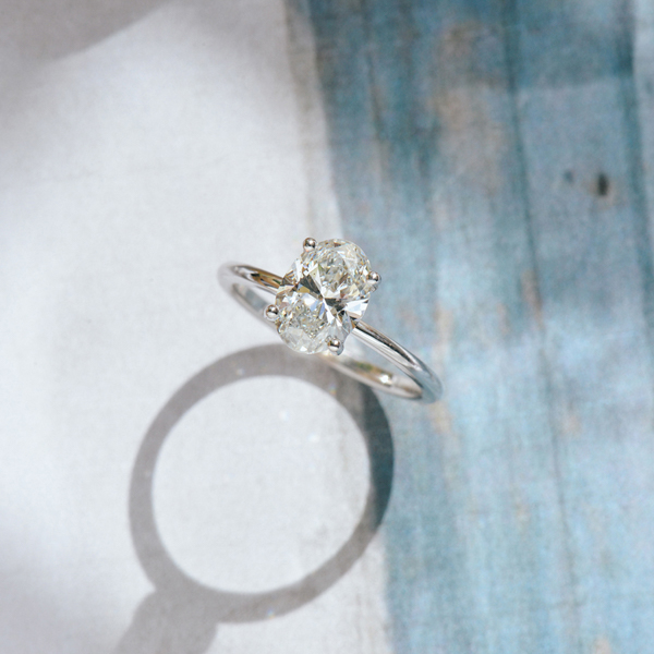 Classic Oval Solitaire With Round Prongs-side