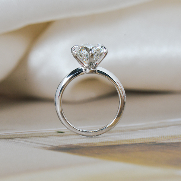 Round 6-Prong Engagement Ring With Knife-Edge-profile