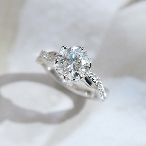 Round Petal Prong Engagement Ring With Twist Band-side