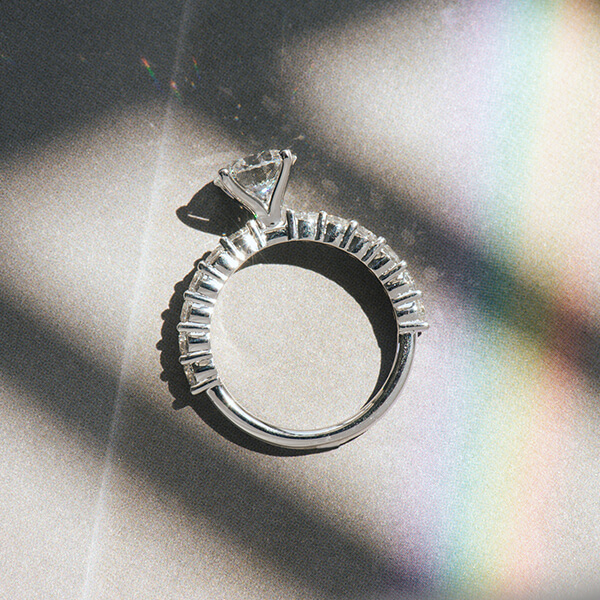 Round Shared Prong Engagement Ring-profile